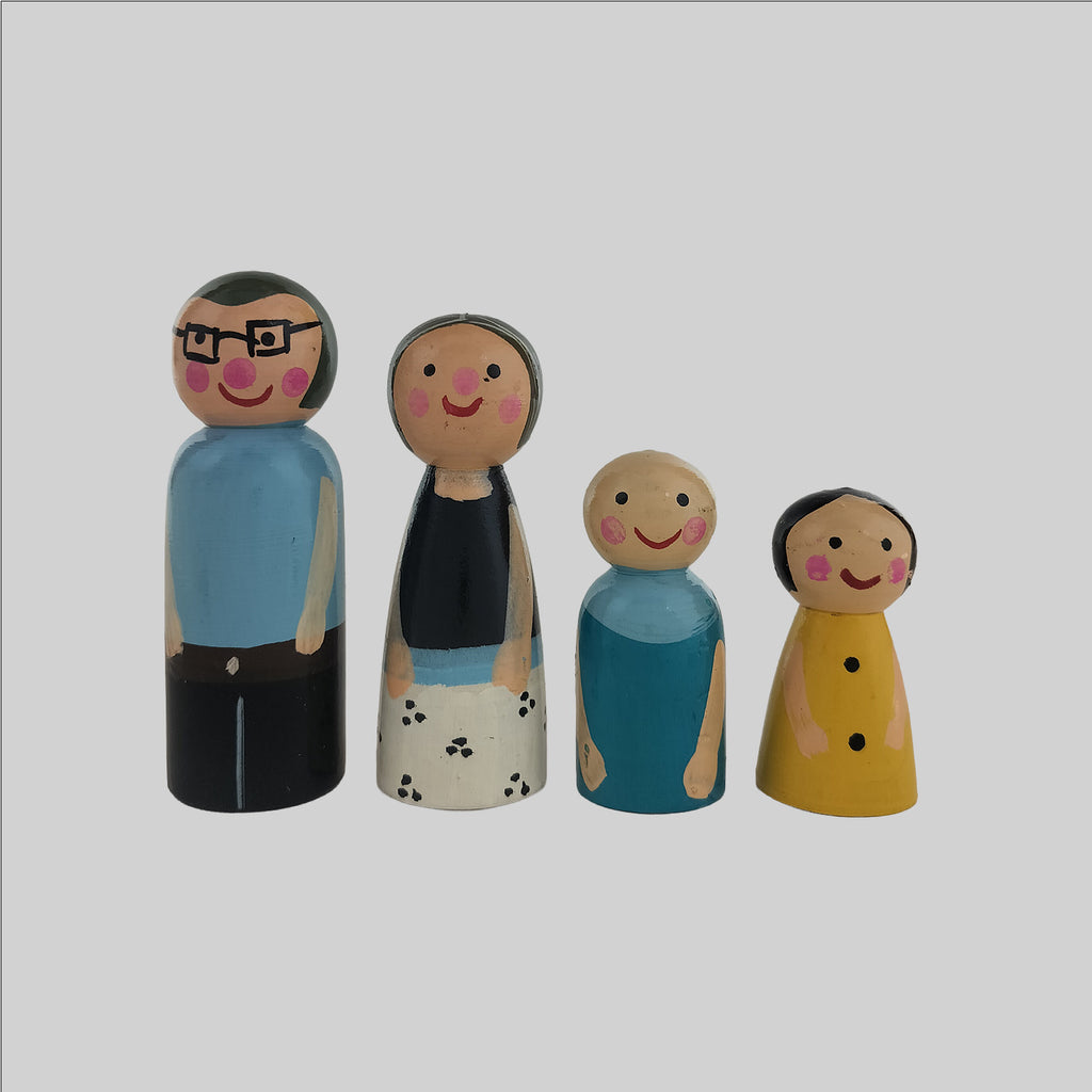 Family Wooden Toy 4 in (S/4)
